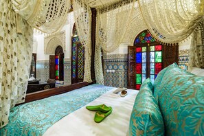 Suite Chérine | 1 bedroom, premium bedding, Select Comfort beds, minibar