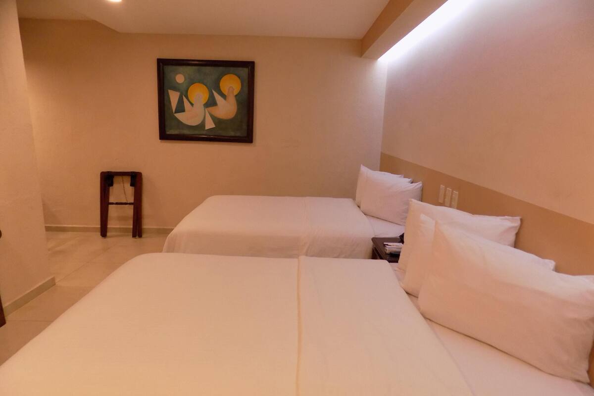 Premium bedding, in-room safe, iron/ironing board, WiFi (free)