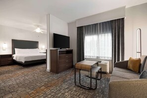 Studio Suite, 1 King Bed with Sofa bed (Hearing Accessible)
