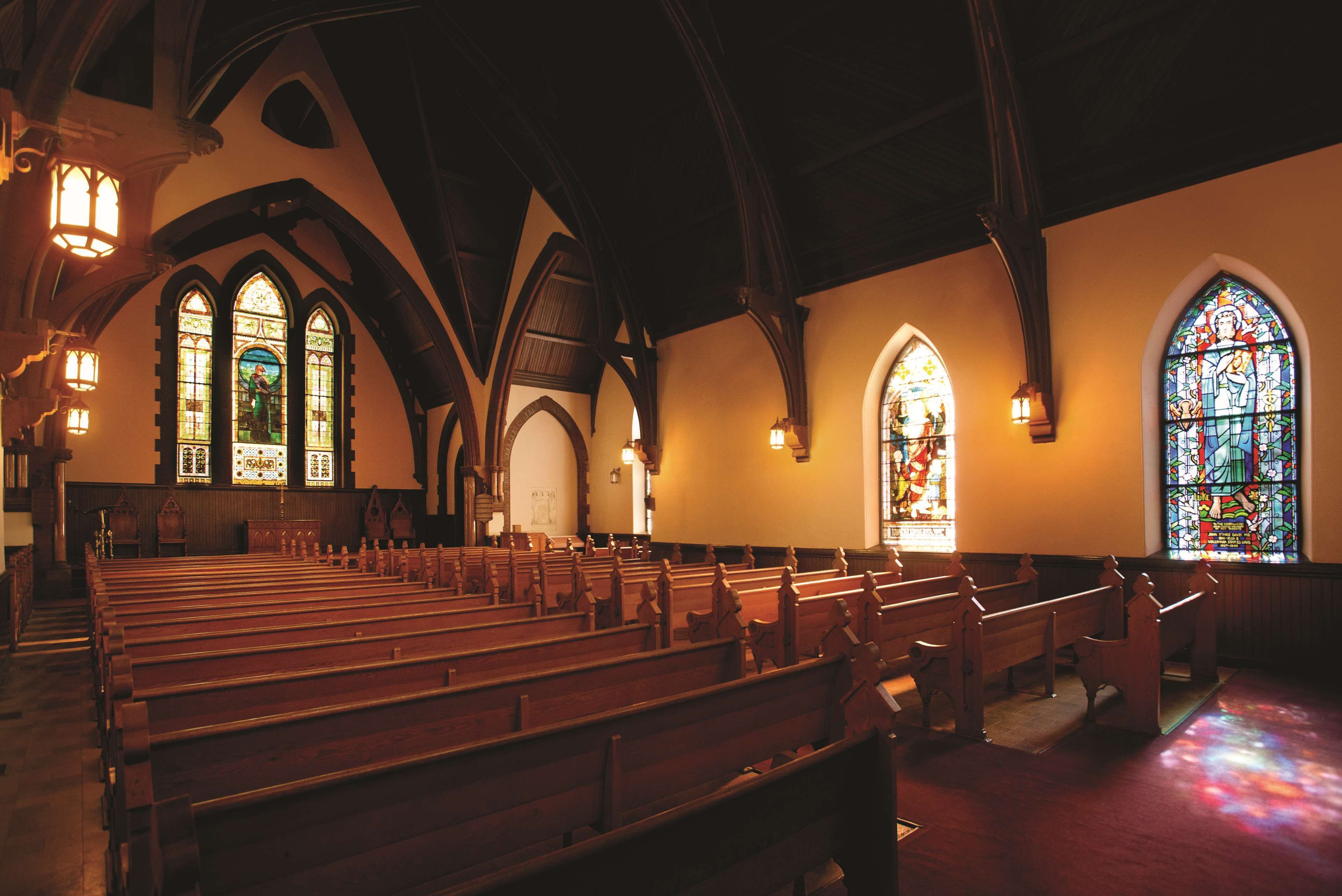 1 bedroom, premium bedding, desk, laptop workspace