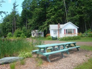 Property grounds - The Cabins at Autumn Mountain Winery (Brandon)