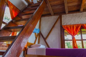 Pillowtop-bedden, een minibar, een kluis op de kamer