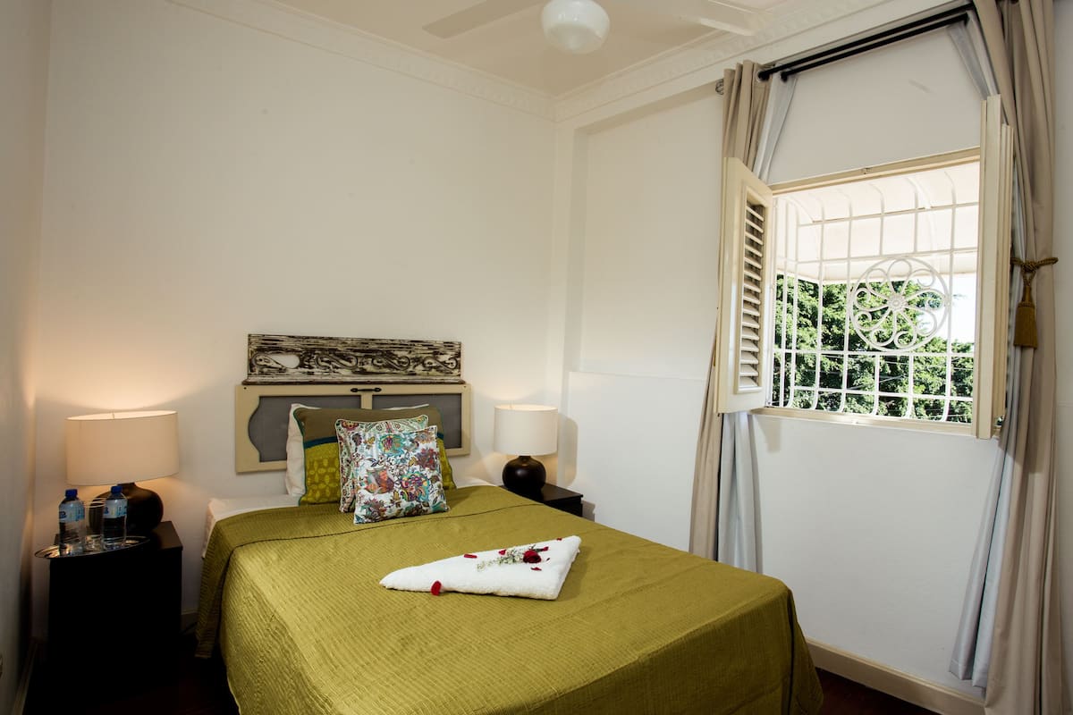 Single Room | Minibar, una cassaforte in camera, con arredamento individuale