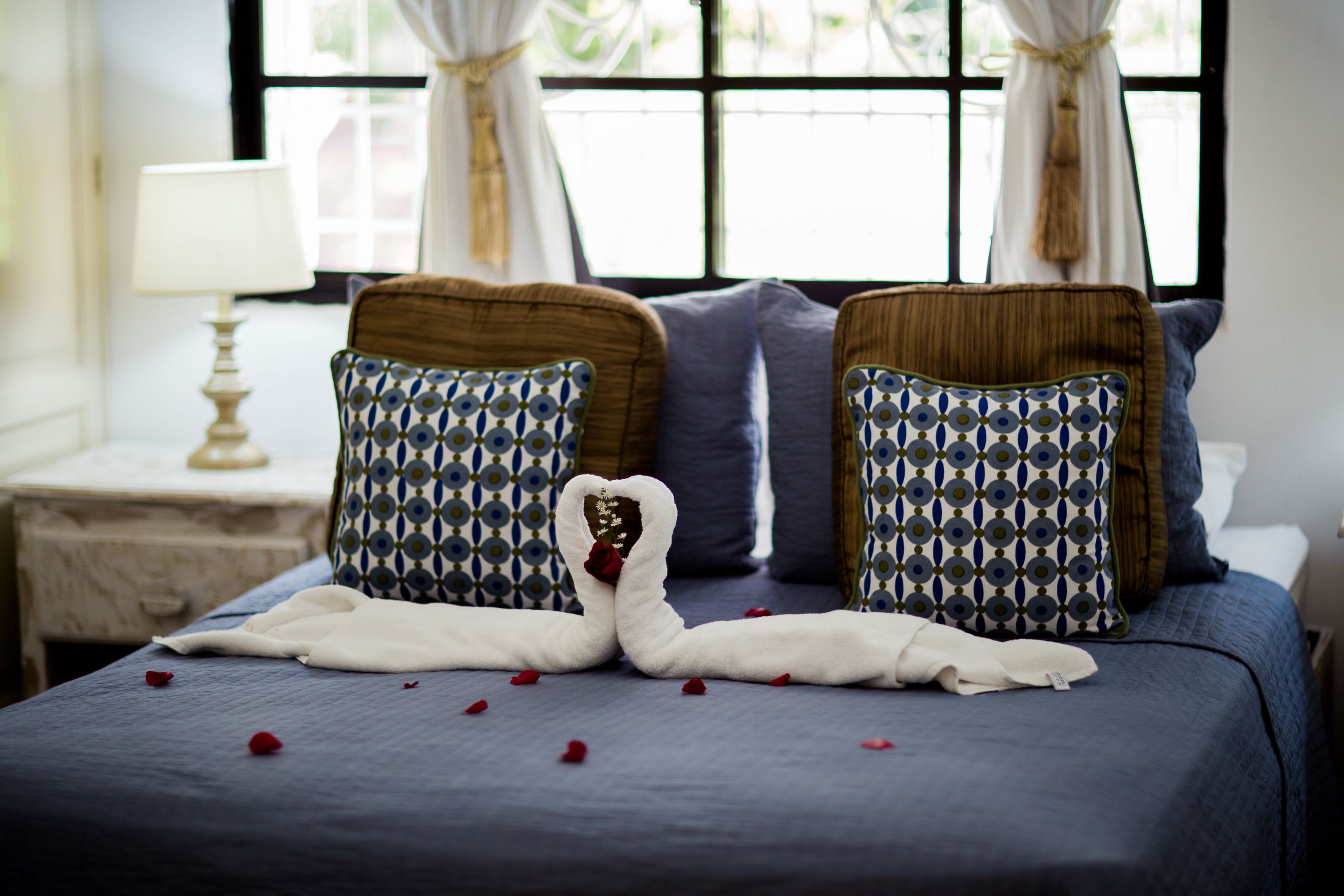 standard room | minibar, in-room safe, individually furnished, blackout curtains