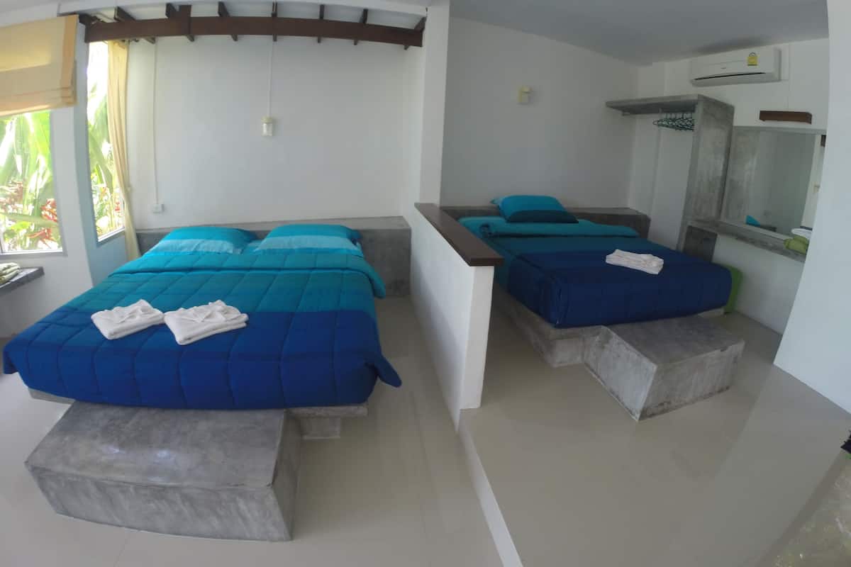 Family Deluxe Beachfront | Free WiFi