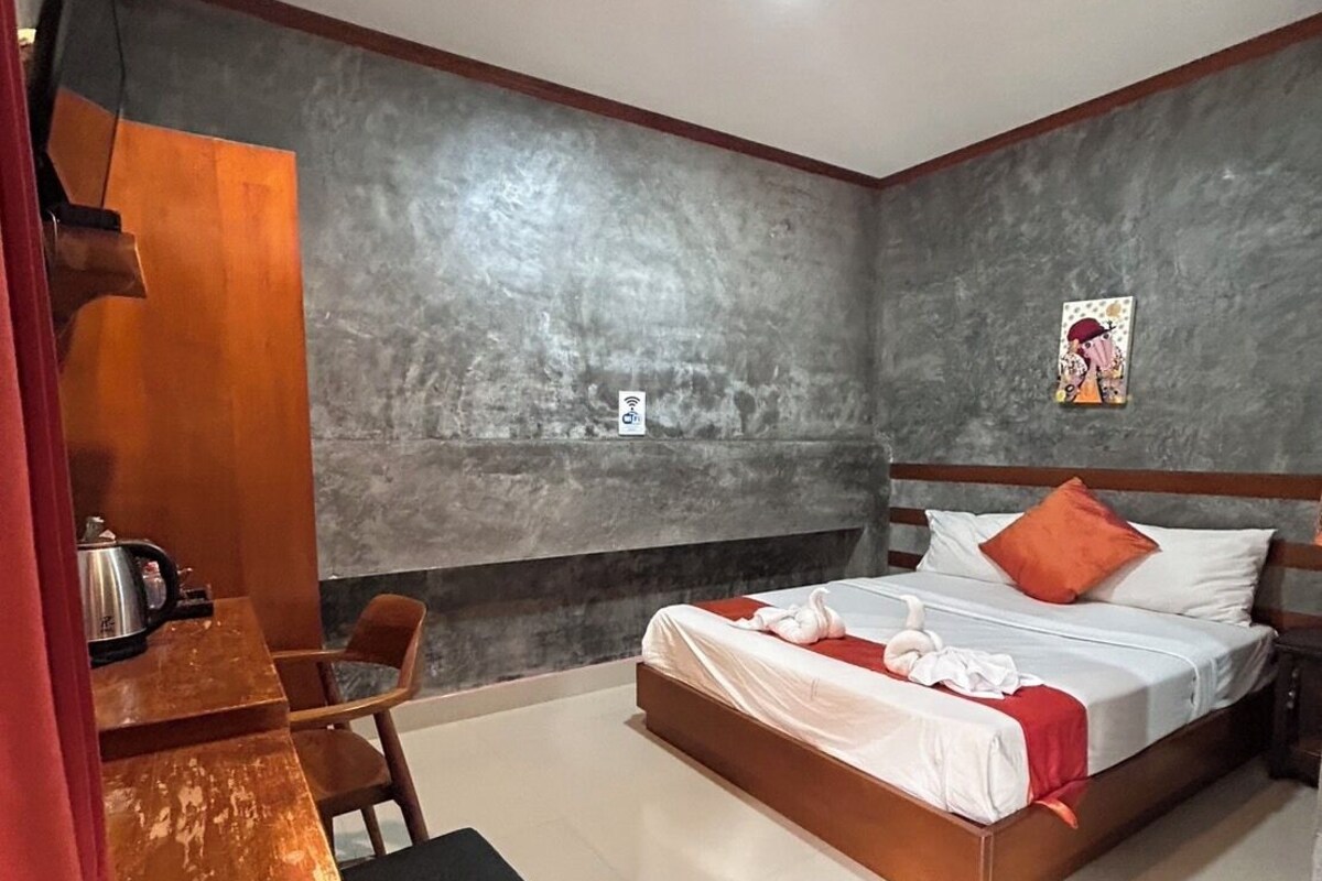 Private Double Room | Skrivbord, gratis wi-fi och sängkläder