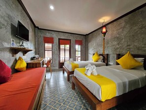 Superior Twin Room | Desk, free WiFi, bed sheets