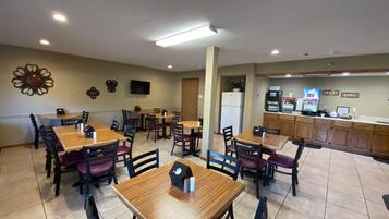 Free daily continental breakfast