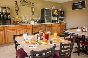 Desayuno continental gratuito y diario