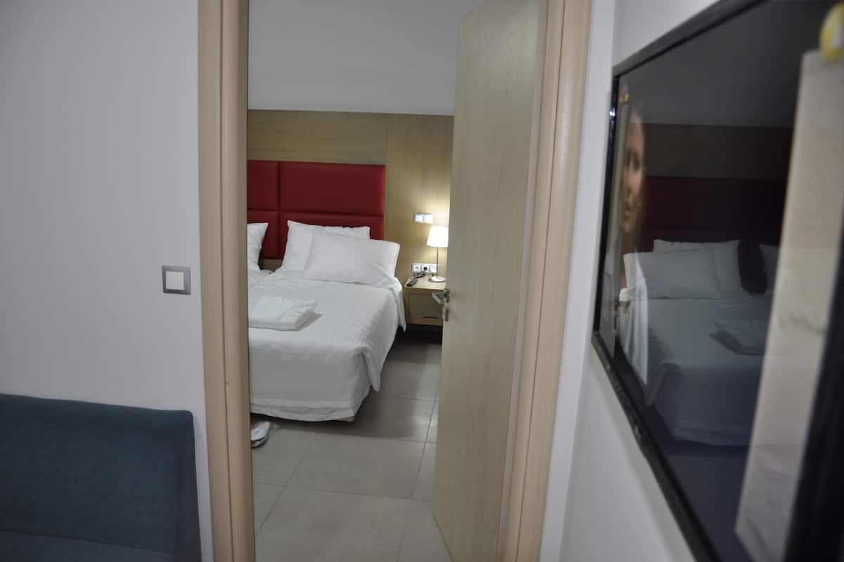 Premium bedding, minibar, in-room safe, blackout curtains