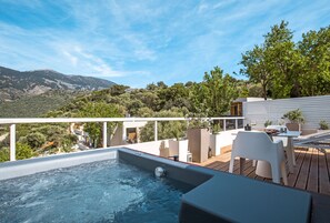 Apartment - Balcony - Mountain View and Hot tub | Mountain view