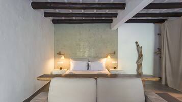 Suite Deluxe, idromassaggio, vista montagna | 1 camera, biancheria da letto di alta qualità, con stile personalizzato
