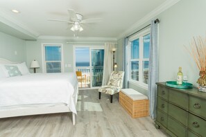 Corner Studio Oceanfront King | Beach/ocean view