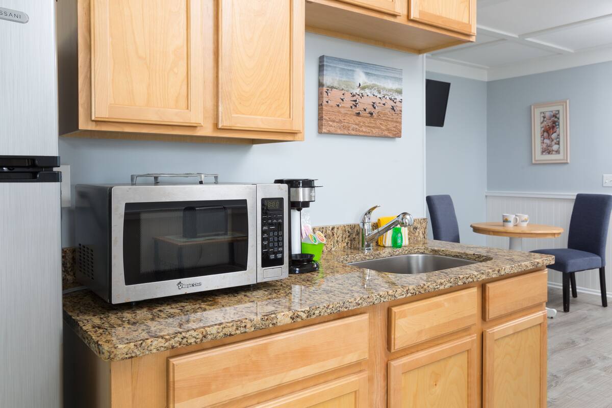 fridge, microwave, coffee/tea maker, toaster