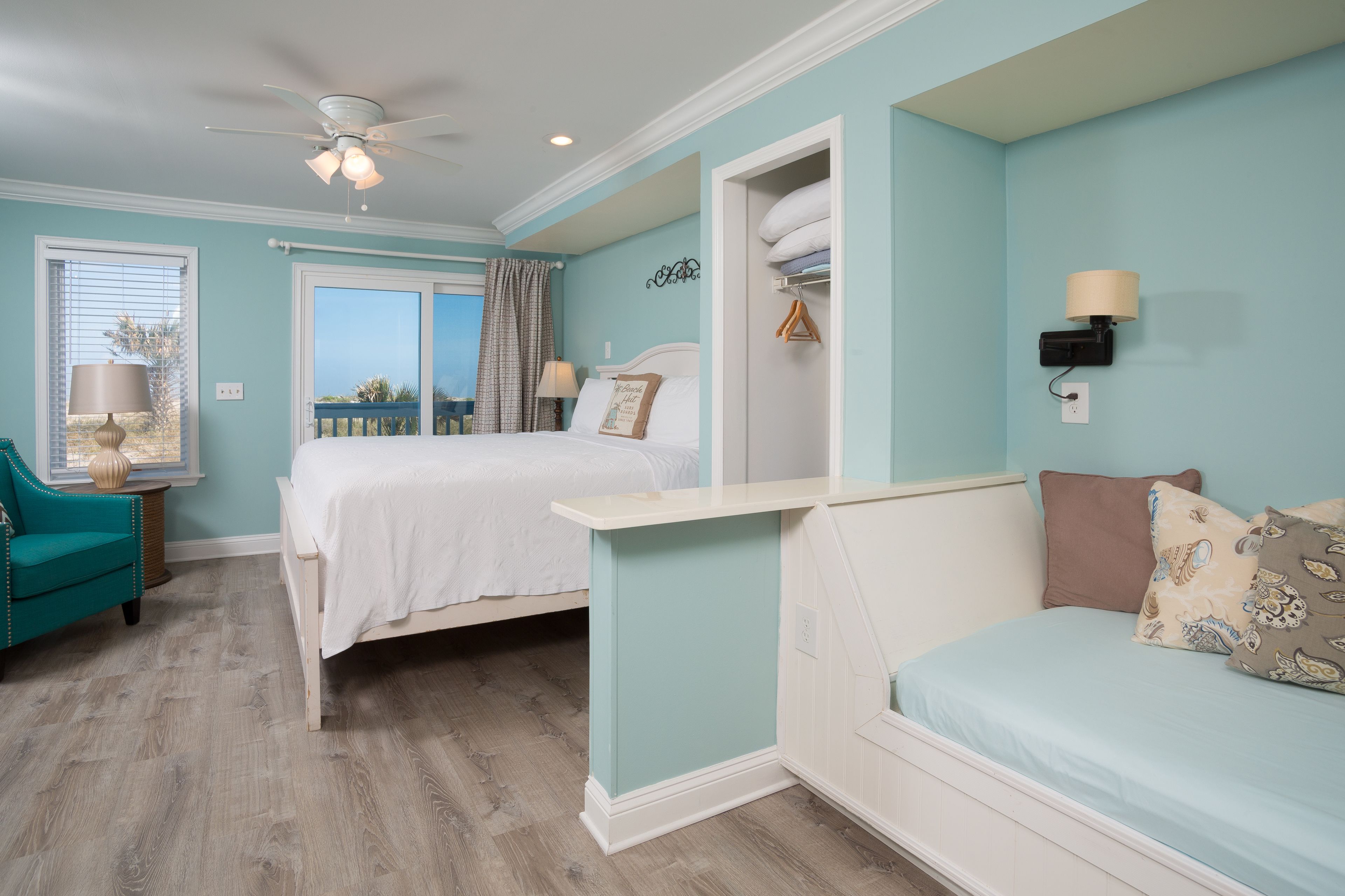 Duneside Studio  Dune Level Oceanfront King | Room amenity