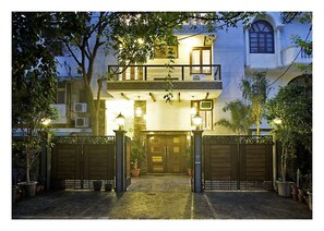 Front of property - Evergreen Suites Defence Colony (New Delhi)