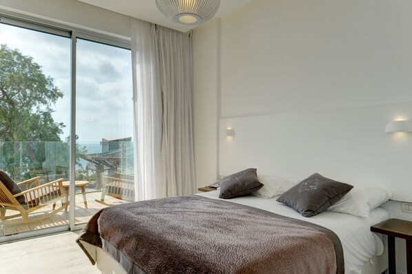 Premium bedding, in-room safe, desk, free WiFi - Residence Beach Hotel (Netanya)