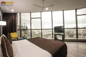 Premium Room | Premium bedding, pillowtop beds, in-room safe, individually furnished