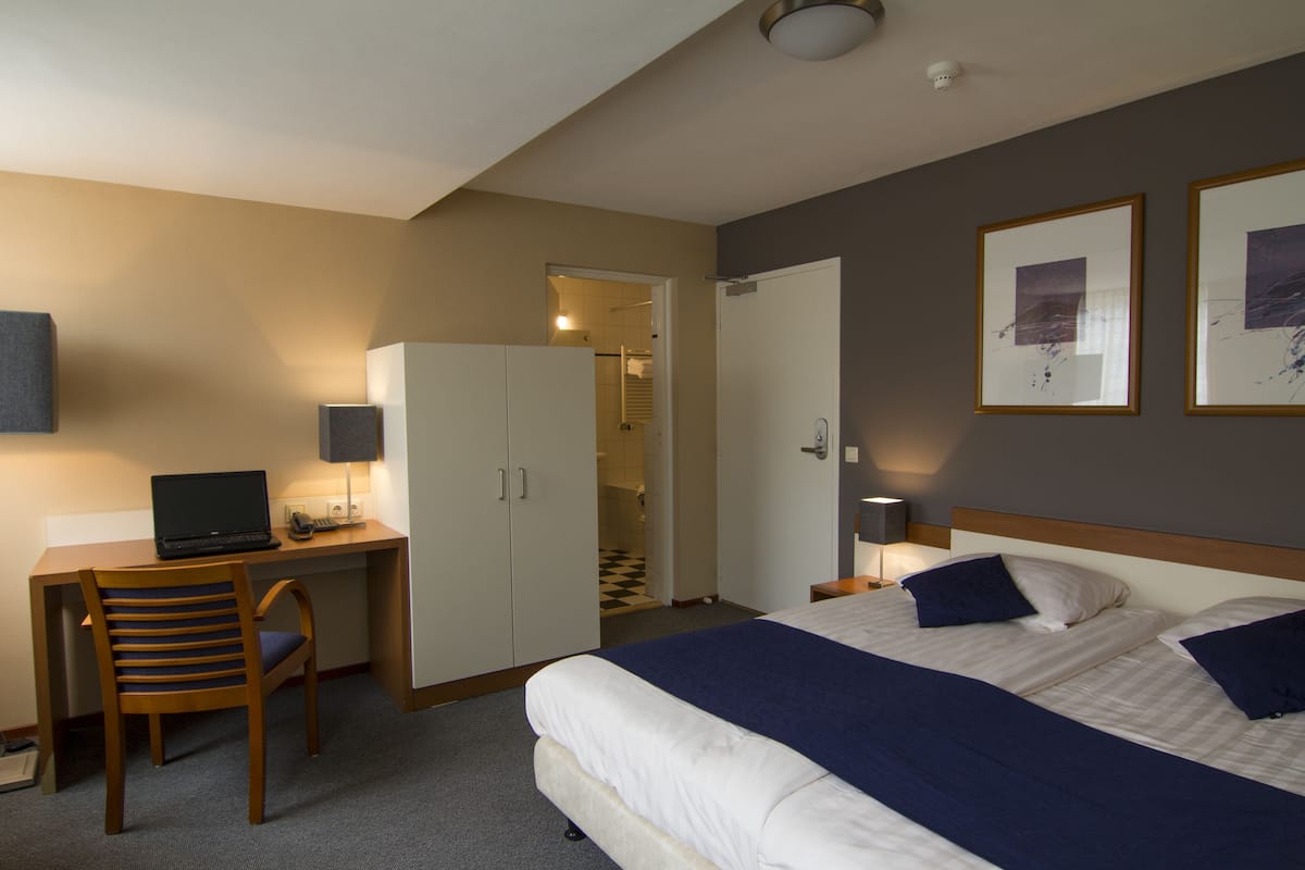 double room | desk, iron/ironing board, free wifi