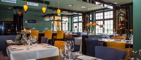 2 restauranter; serverer frokost