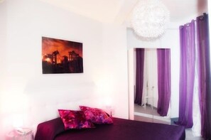 Double Room Single Use | Minibar, in-room safe, desk, iron/ironing board - St. Peter's House (Rome)