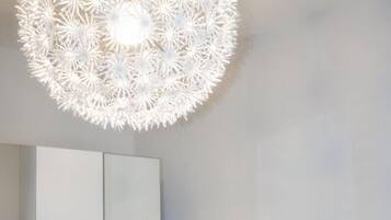 Minibar, in-room safe, desk, iron/ironing board