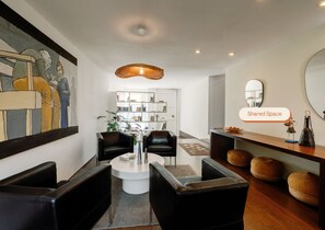 Interior - Olala Fine Arts Studios (Porto)