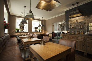 Daily buffet breakfast (EUR 17.5 per person) - Boutique-Hotel Georges (Essen)