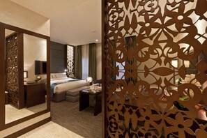 Junior Suite | Minibar, in-room safe, desk, soundproofing - Zubarah Hotel (Doha)