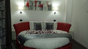 Suite luna di miele, idromassaggio (Jacuzzi) | Biancheria da letto di alta qualità, materassi in memory foam, minibar
