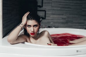 Honeymoon Suite with Jacuzzi | Jetted bathtub - Gregorio VII Luxury Suites (Rome)