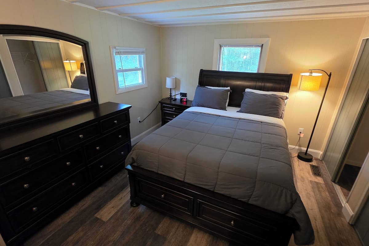 Cottage | 1 bedroom, memory foam beds, individually furnished, soundproofing