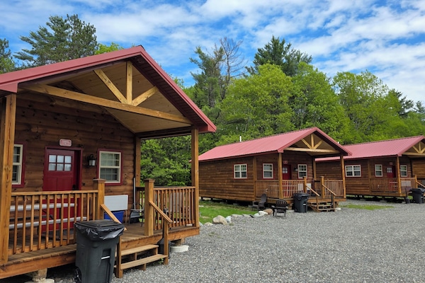 Deluxe-Ferienhütte, 1 Schlafzimmer, Nichtraucher, Kochnische | Betten mit Memory-Foam-Matratzen, individuell eingerichtet