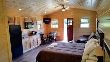 Deluxe Cabin, 1 Bedroom, Non Smoking, Kitchenette | Memory foam beds, soundproofing, free WiFi, bed sheets