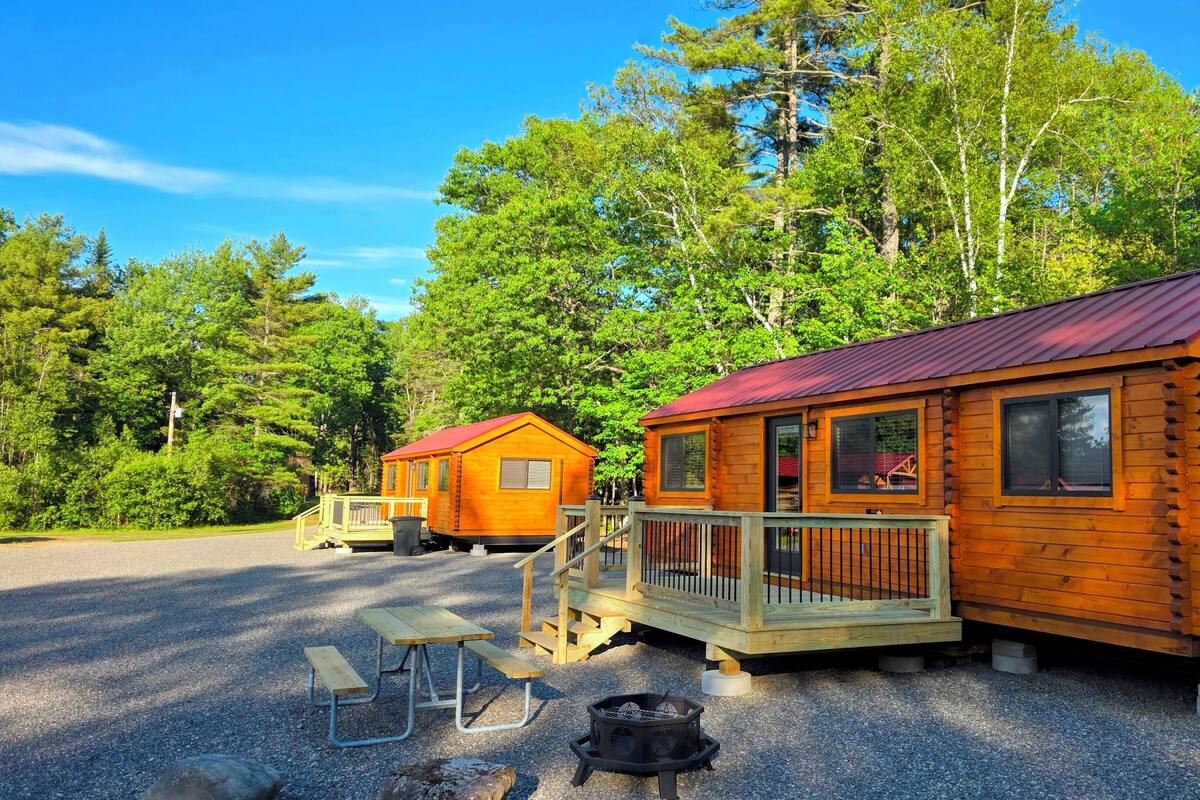 Deluxe Cabin, 2 Bedrooms, Non Smoking | Memory foam beds, soundproofing, WiFi (free), individually furnished