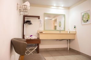 Superior Room, 2 Double Beds | Bathroom | Shower, designer toiletries, hair dryer, towels