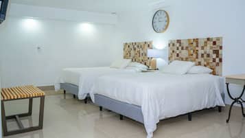 Deluxe Room | Premium bedding, Tempur-Pedic beds, desk, iron/ironing board