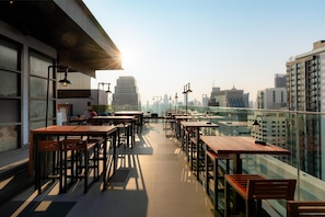Bar (on property) - Radisson Blu Plaza Bangkok (Bangkok)