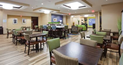 Holiday Inn Express Hotel & Suites Fort Dodge by IHG