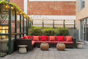 Terrace/patio - Hilton Garden Inn Washington DC/Georgetown Area (Washington)