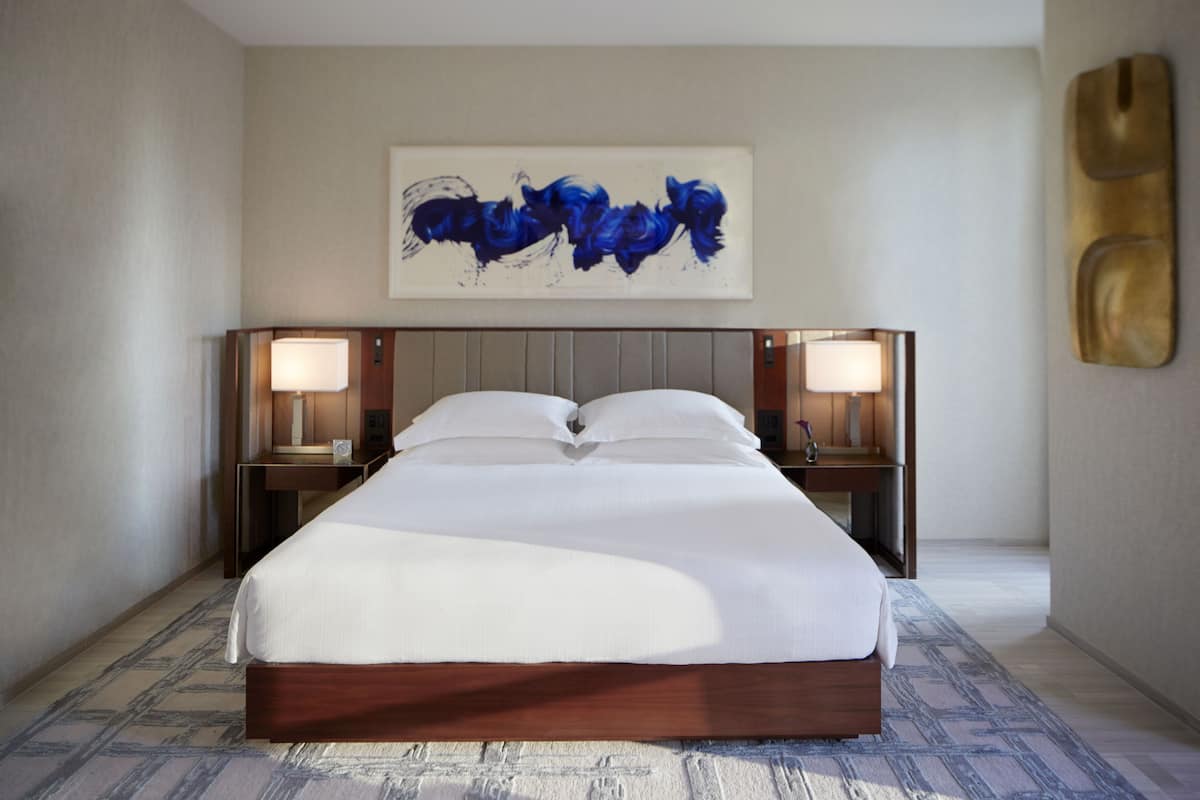 1 bedroom, premium bedding, minibar, in-room safe