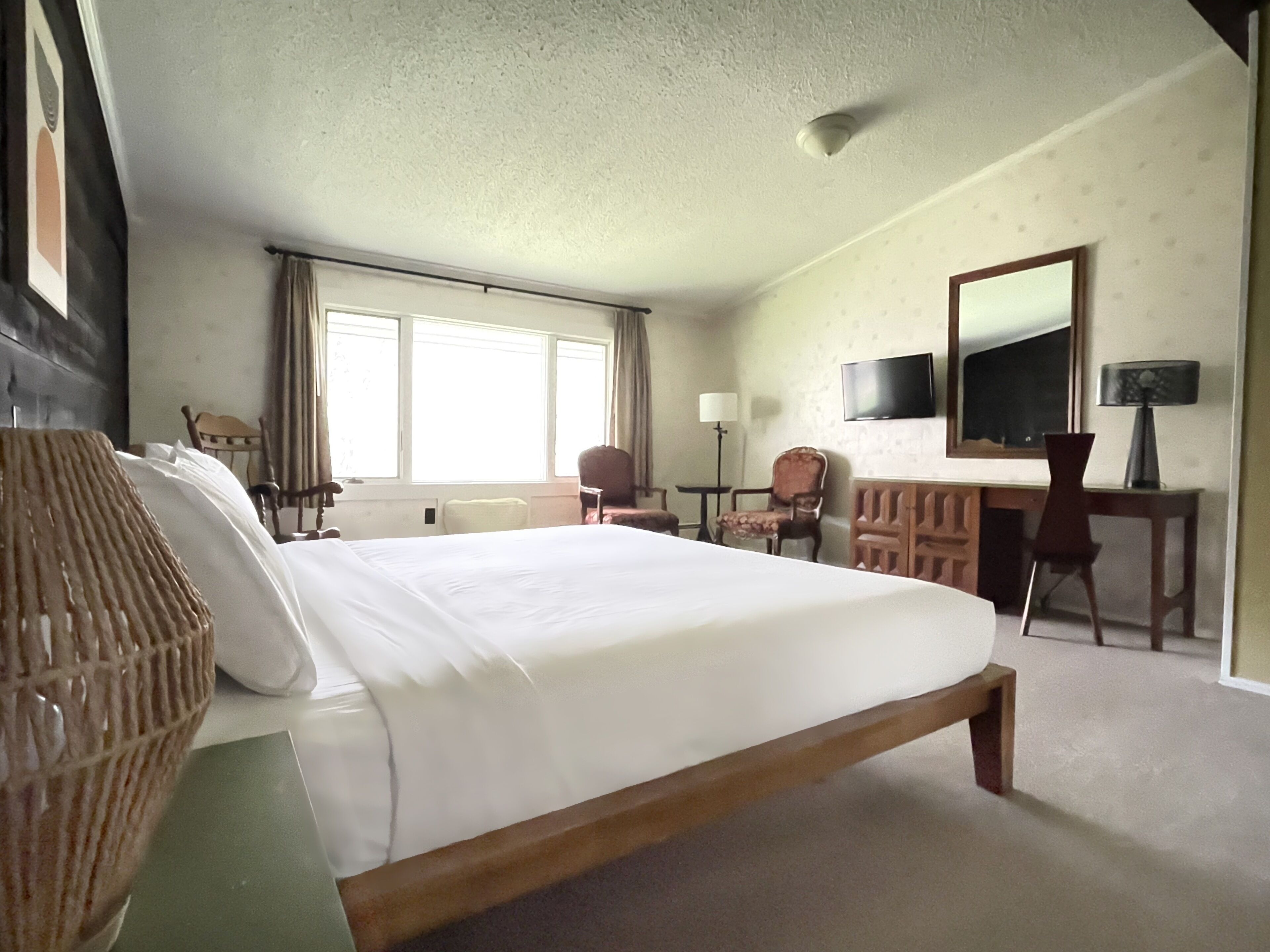 room, 1 king bed | 1 bedroom, desk, free wifi, bed sheets