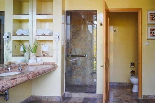 Panoramic Suite, 1 King Bed, City View | Bathroom
