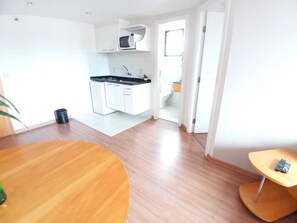 Minibar, desk, soundproofing, iron/ironing board - Guara Inn (Guaratingueta)