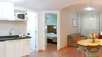 Quarto casal standard, 1 cama de casal | 1 quarto, frigobar, escrivaninha, quartos à prova de som