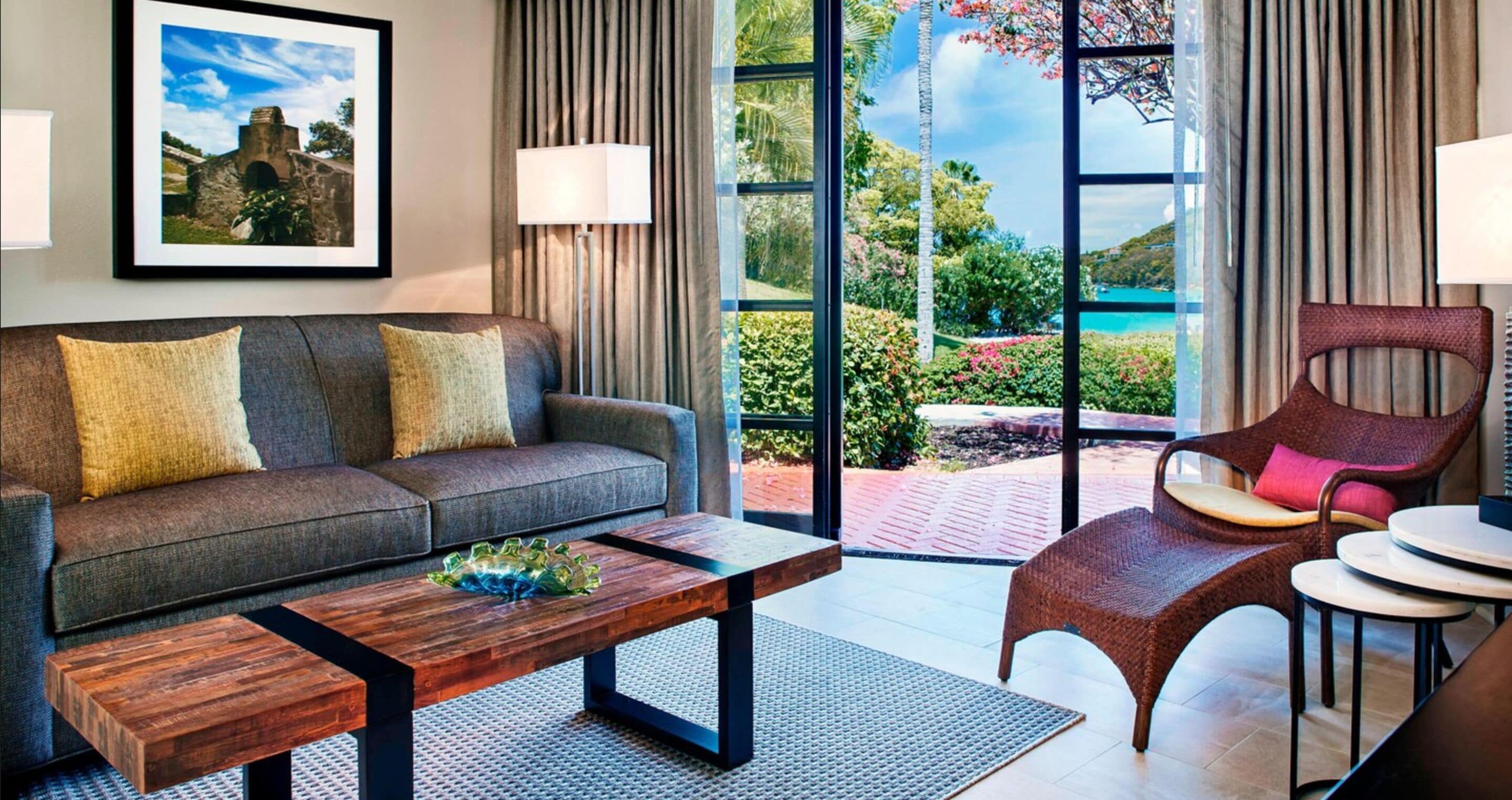 flat-screen tv, dvd player