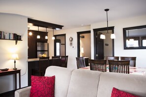 Flachbildfernseher, Kamin, DVD-Player, MP3-Dockingstation