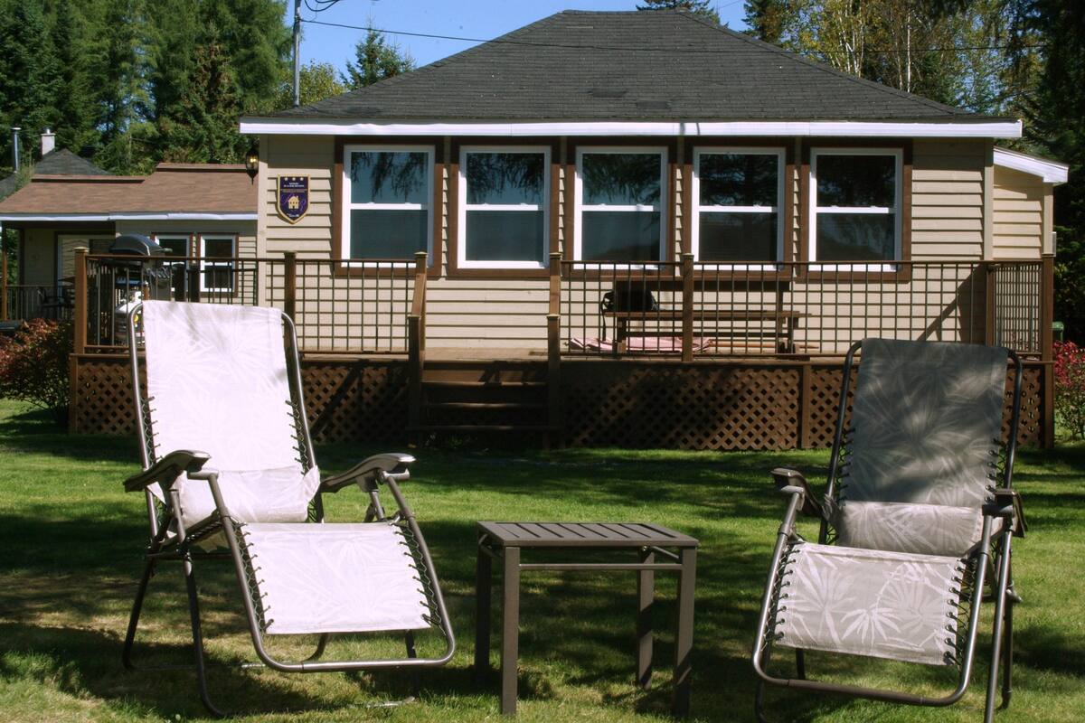 Deluxe-Chalet, 2 Schlafzimmer | Schreibtisch, kostenloses WLAN, Bettwäsche