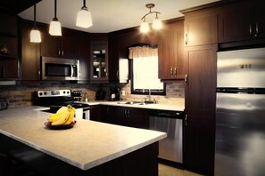 Deluxe-Chalet, 2 Schlafzimmer | Eigene Küche | Kühlschrank, Mikrowelle, Ofen, Herdplatte