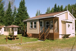 Schreibtisch, kostenloses WLAN, Bettwäsche